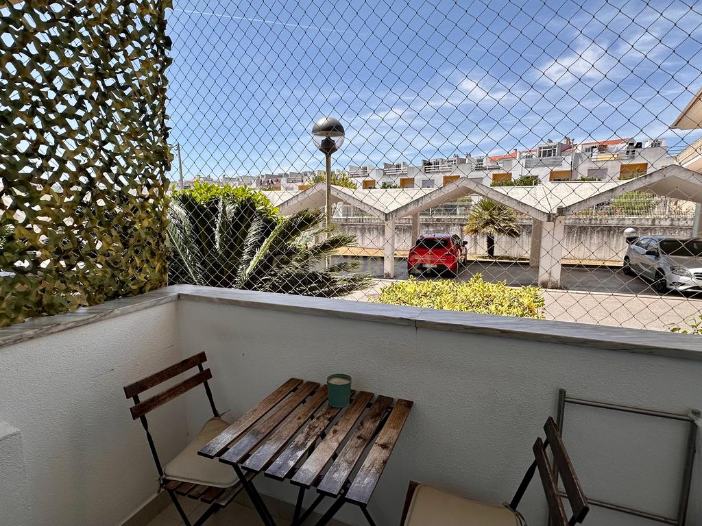 Venda T1 com Terraço Privativo em Condomínio Fechado no Carregado - Image 12