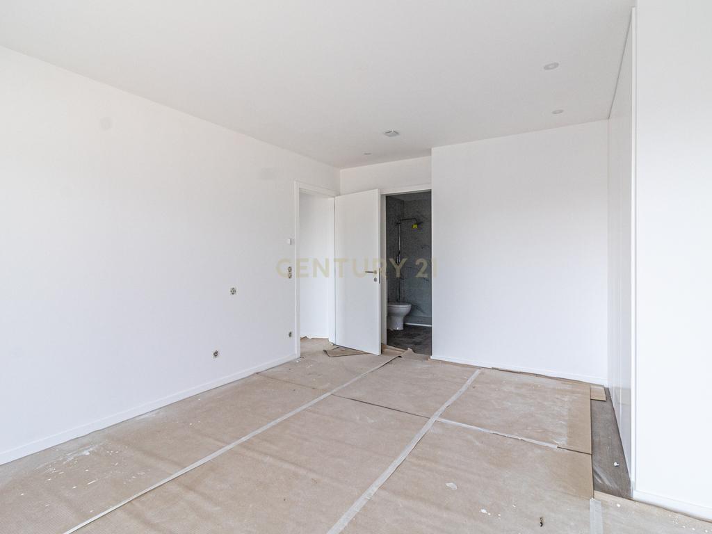 Apartamento T0 – Fração H em Viana do Castelo Roy Rock Saint Sebastian Place New - Image 54