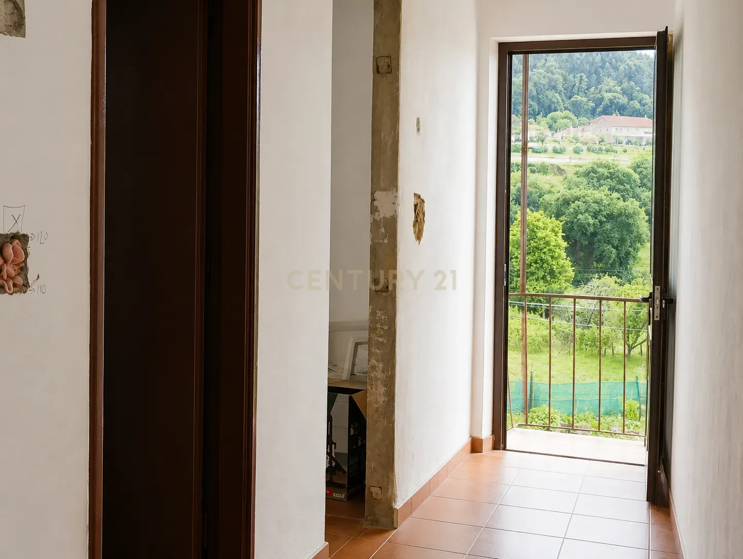 Fotografia 7 de Moradia em renovação com potencial único para viver com qualidade e tranquilidade em Burgães,  Santo Tirso