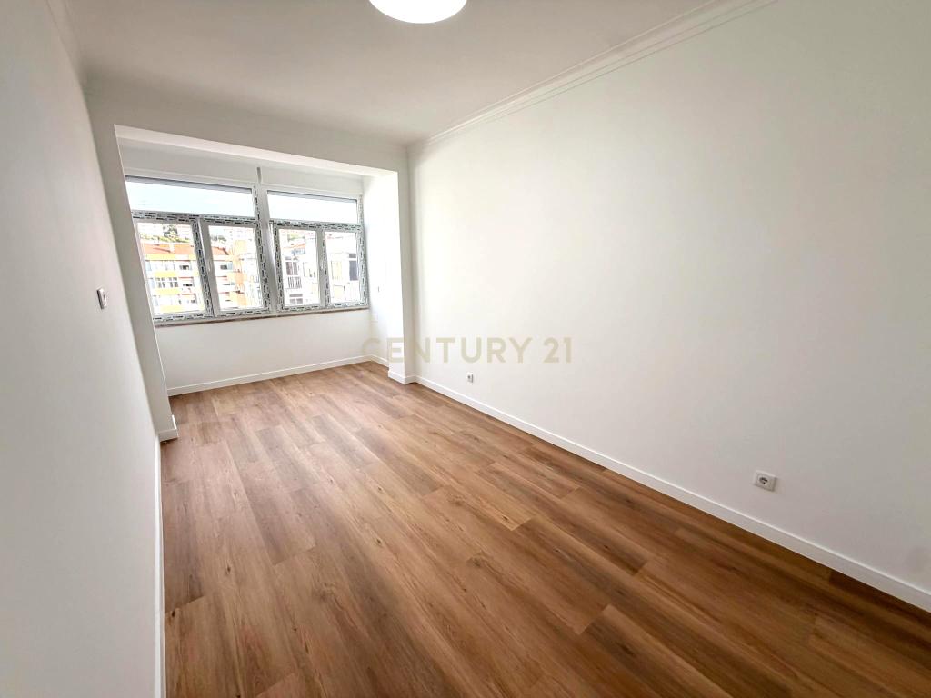 Moderno Apartamento na Avenida Luísa Todi em Setúbal completamente NOVO a estrear com Vista Deslumbrante a estrear uma Suíte - Image 10