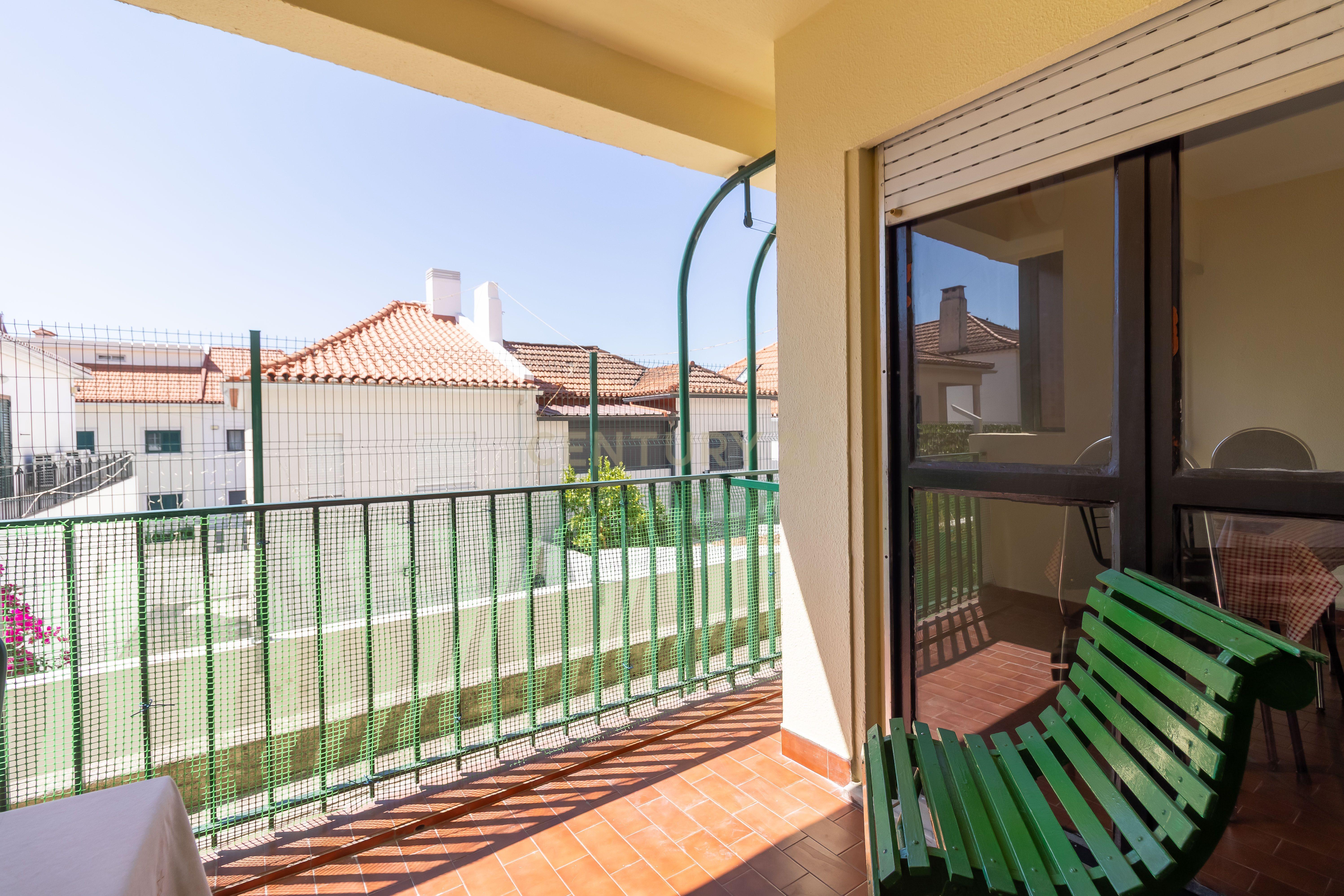 Fotografia 7 de T1 em Caselas com varanda e vista desafogada – Excelente oportunidade para remodelar a gosto
