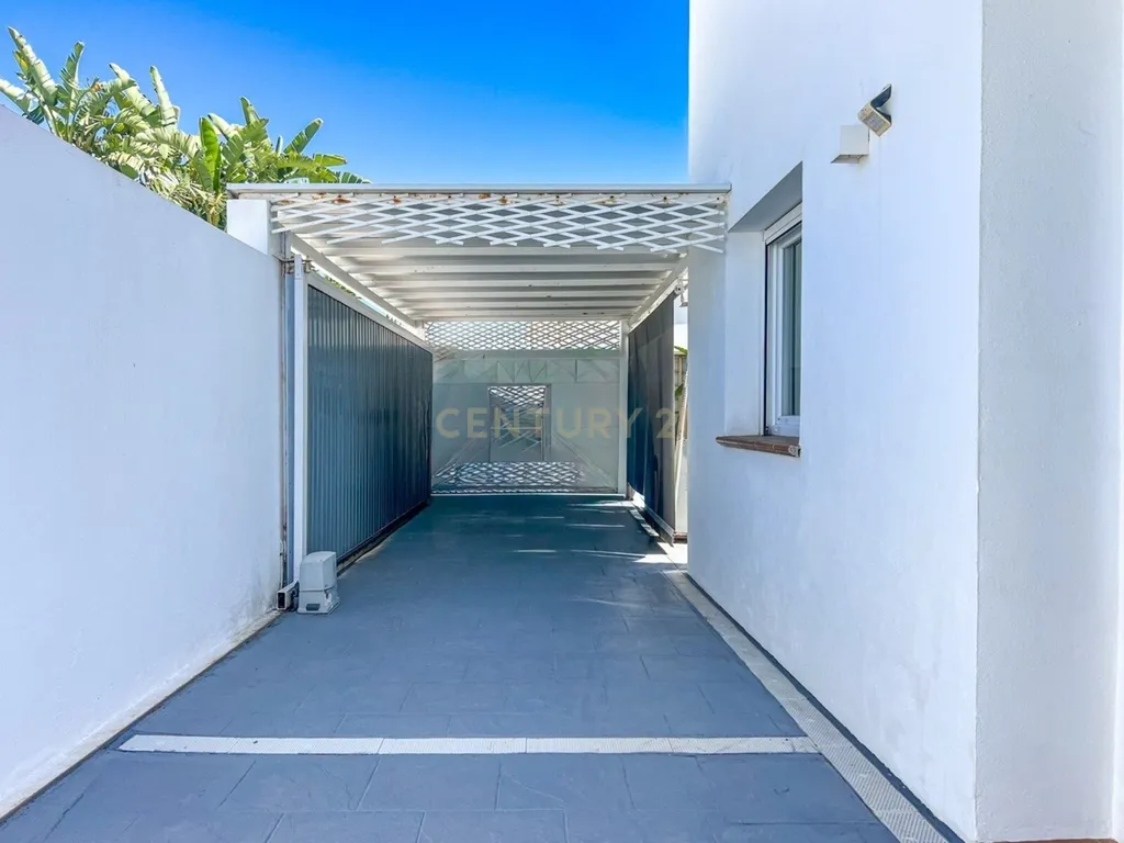 Elegante moradia de 3 quartos com vista para o mar em Costalita, Marbella - Image 43