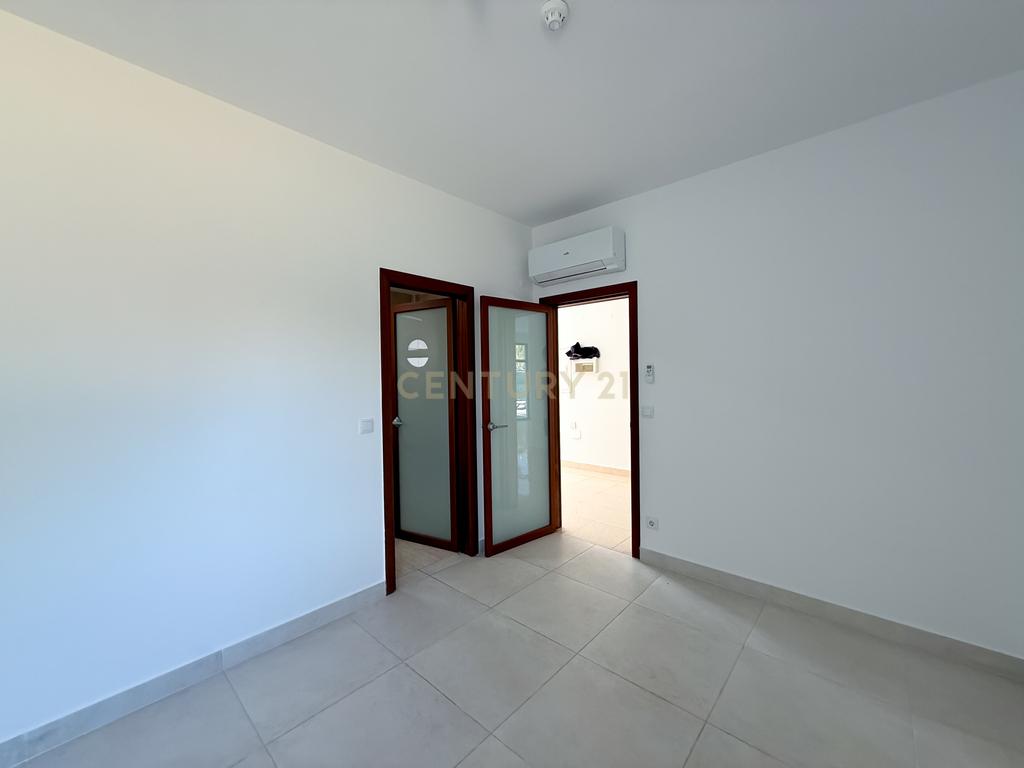 Moradia T5 para arrendamento no Palmela Village - Image 37