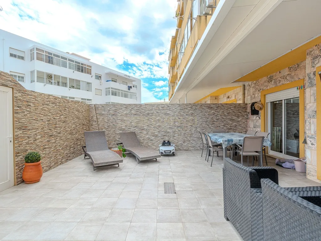 Apartamento T2 | Logradouro | Estacionamento | Olhão - Image 9