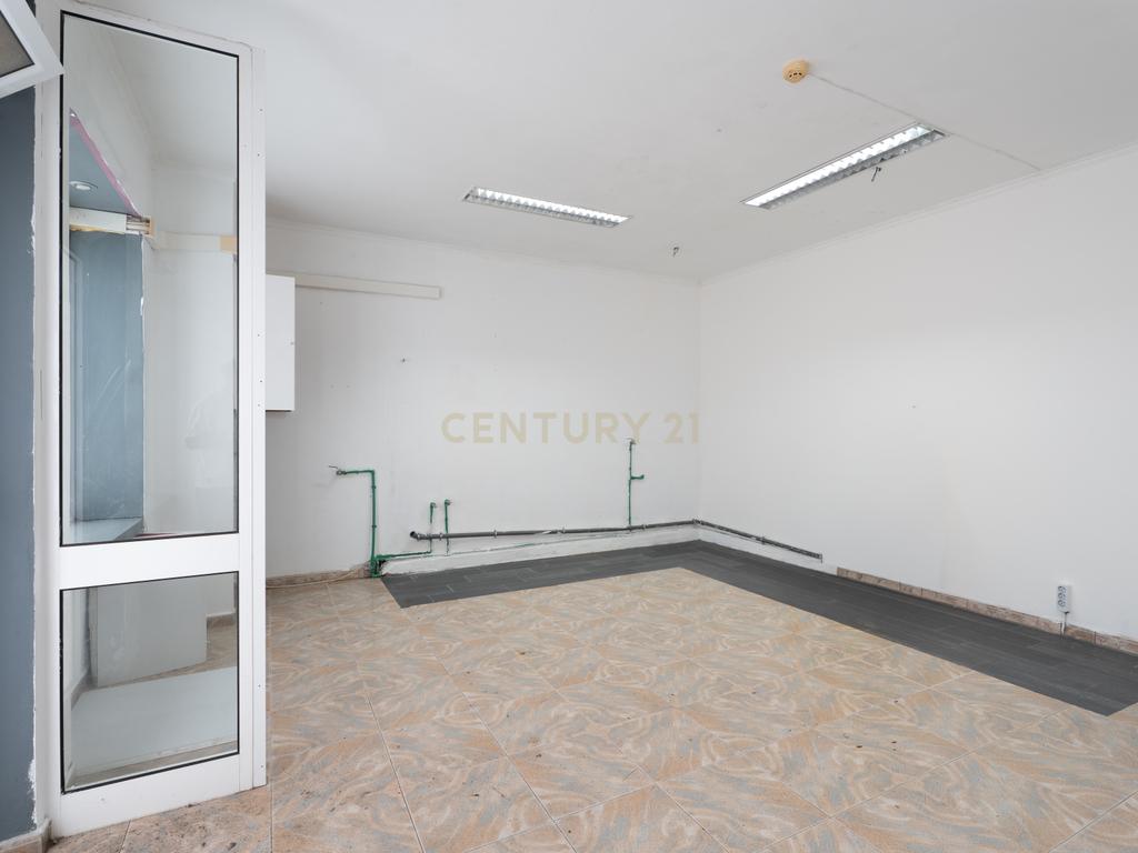 🏡 Moradia T3 + Espaço Comercial 🏪 | Livramento | Ponta Delgada📍 - Image 19