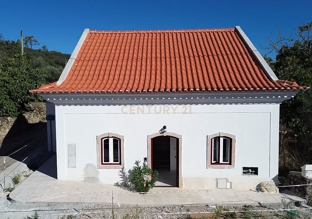 Moradia totalmente remodelada em Avecasta, Ferreira do Zêzere, Santarém - Image 1