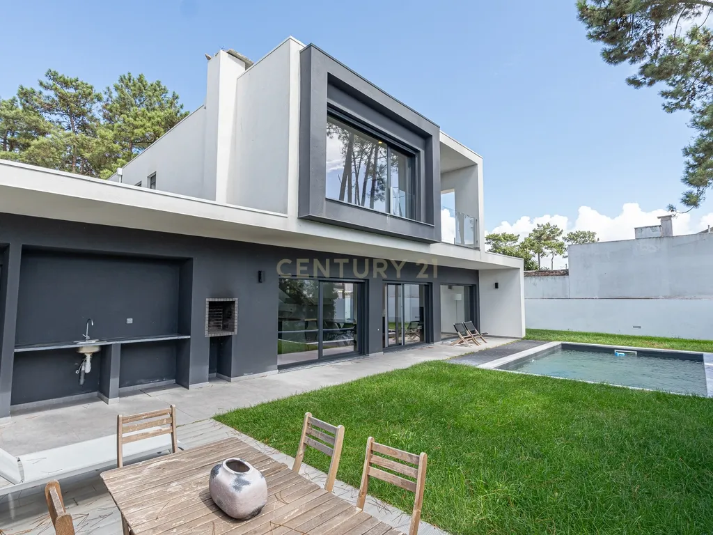 Moradia T4 na Aroeira - Image 2