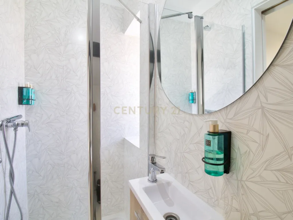 Apartamento Duplex em Alojamento Local - Almada - Image 16