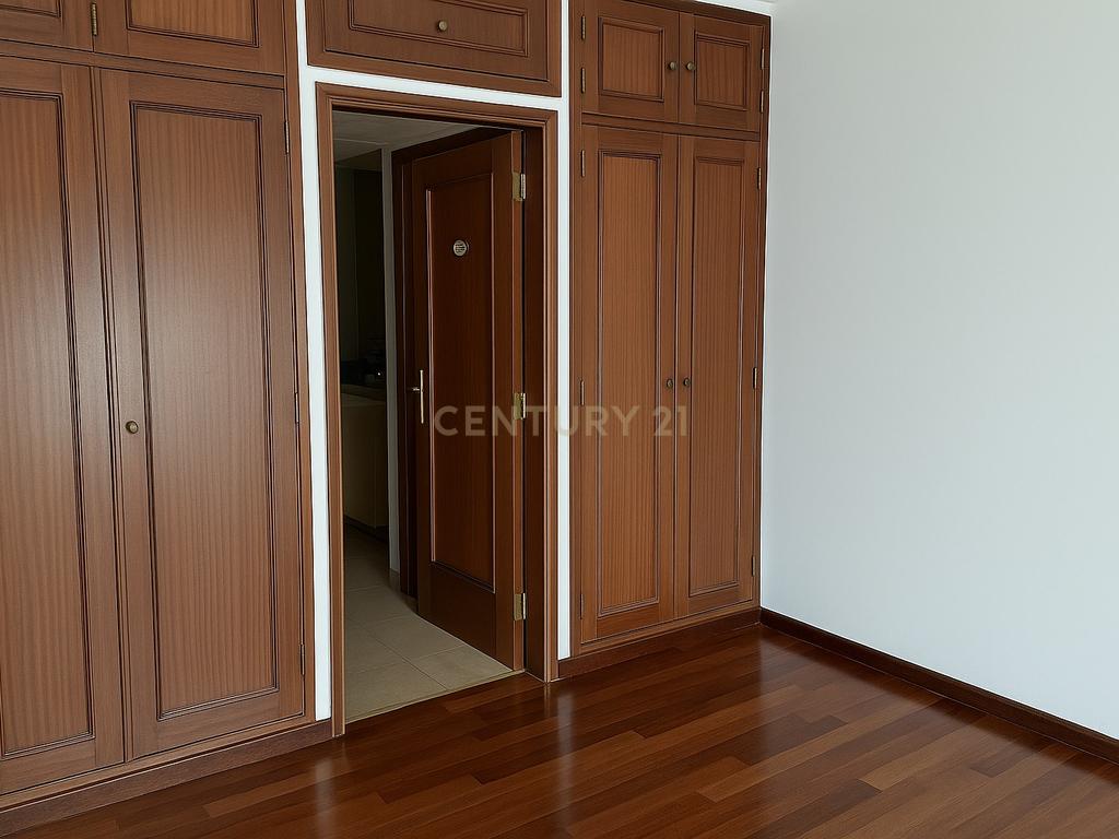Apartamento espaçoso T3+2 em Carcavelos - Quinta de São Gonçalo com Vista Mar - Image 12