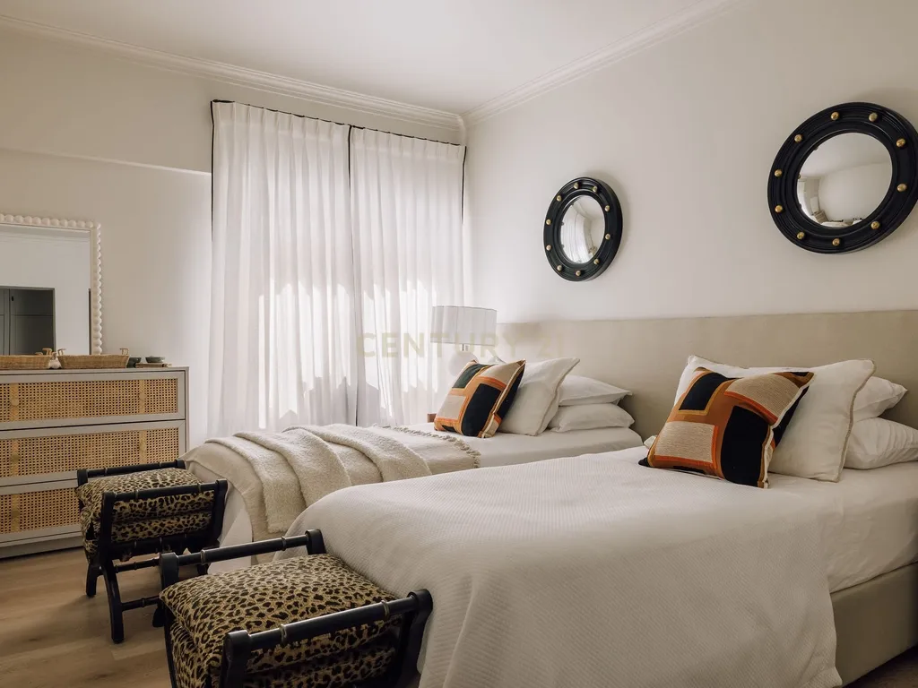 Apartamento T3 no Centro de Cascais com Licença de Alojamento Local - Image 6