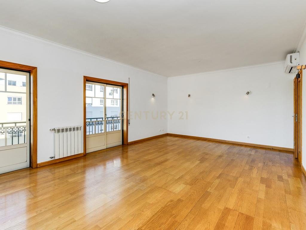 Apartamento T3+Box em Telheiras – Rua Fernando Lopes Graça - Lisboa - Image 6