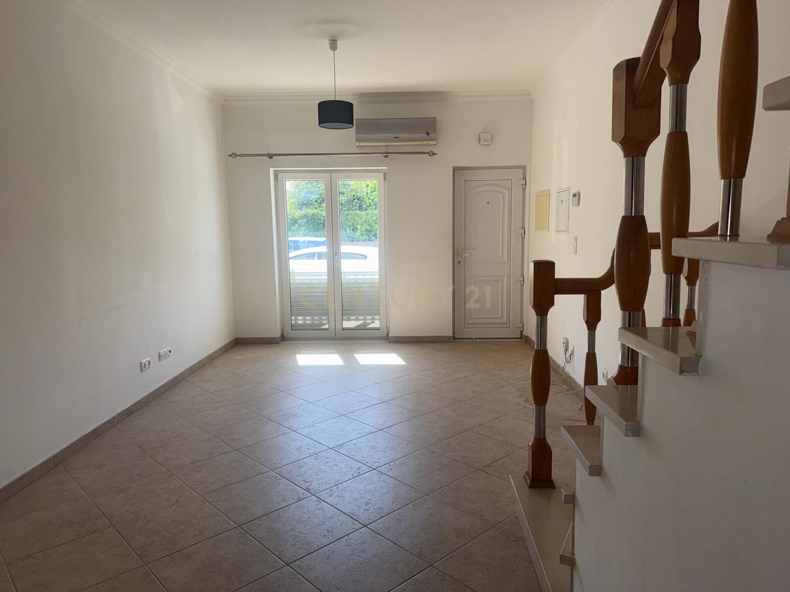 Quinta do Conde - Moradia em Banda 4 assoalhadas para arrendamento - Image 16