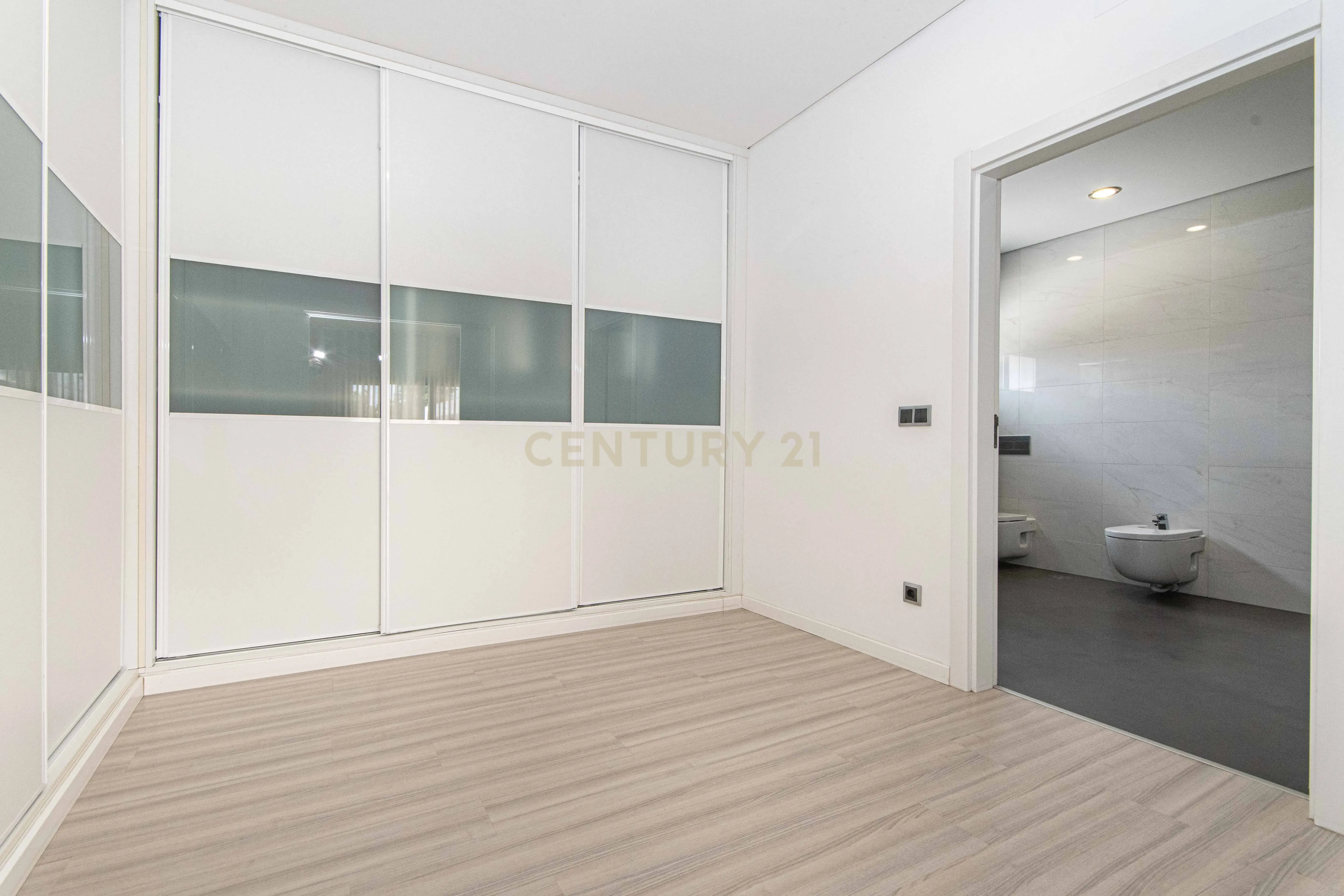 Moradia Térrea T4 no Montijo — Isolada, Moderna e com Piscina - Image 30