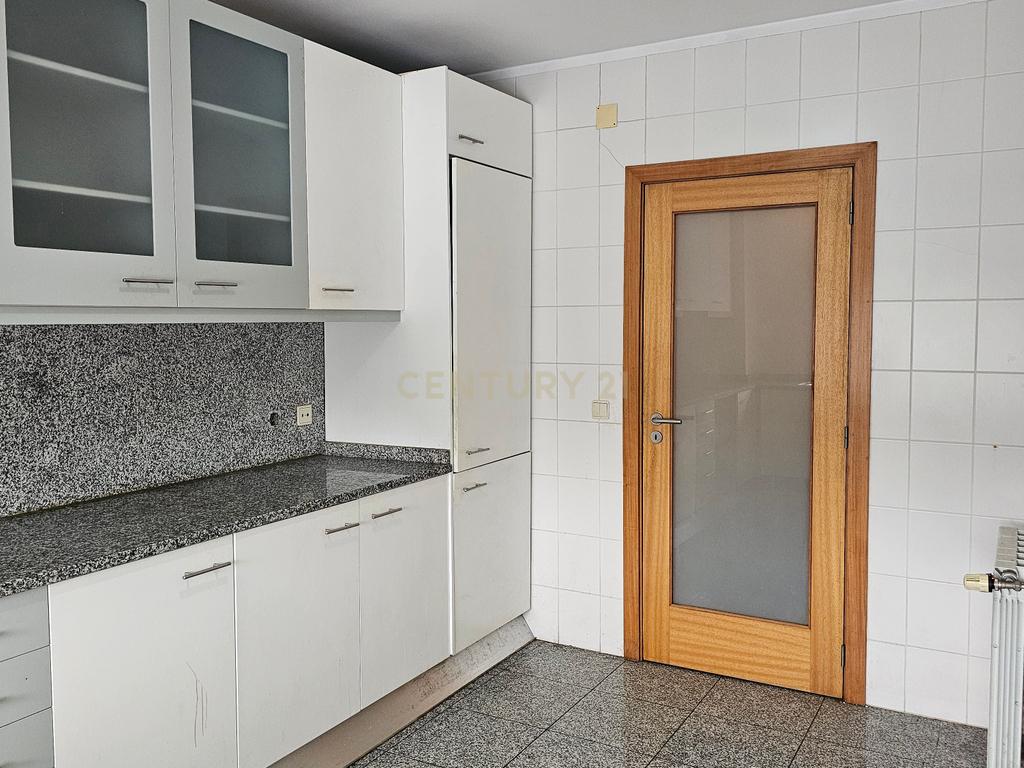 Apartamento T4 Leça do Balio, Matosinhos - Image 4
