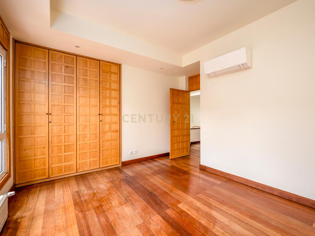 Moradia T4+1 em Condomínio Privado – Parque das Nações, Lisboa - Image 21