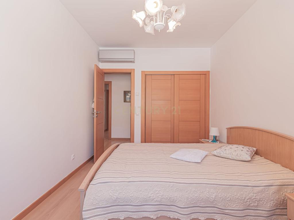 Espaçoso apartamento T3 no Casal Do Marco com Terraço - Image 52