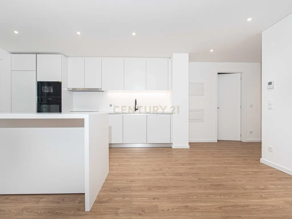 Apartamento T2 Urbanização Neudel na Amadora, a estrear - Image 9