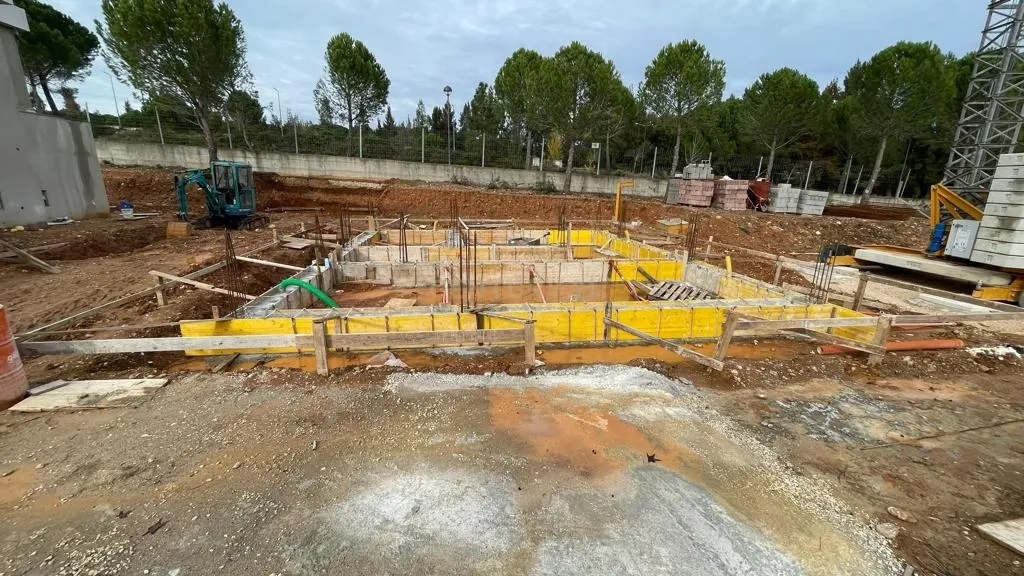 Moradia T4 isolada fase inicial de Construção - Image 9