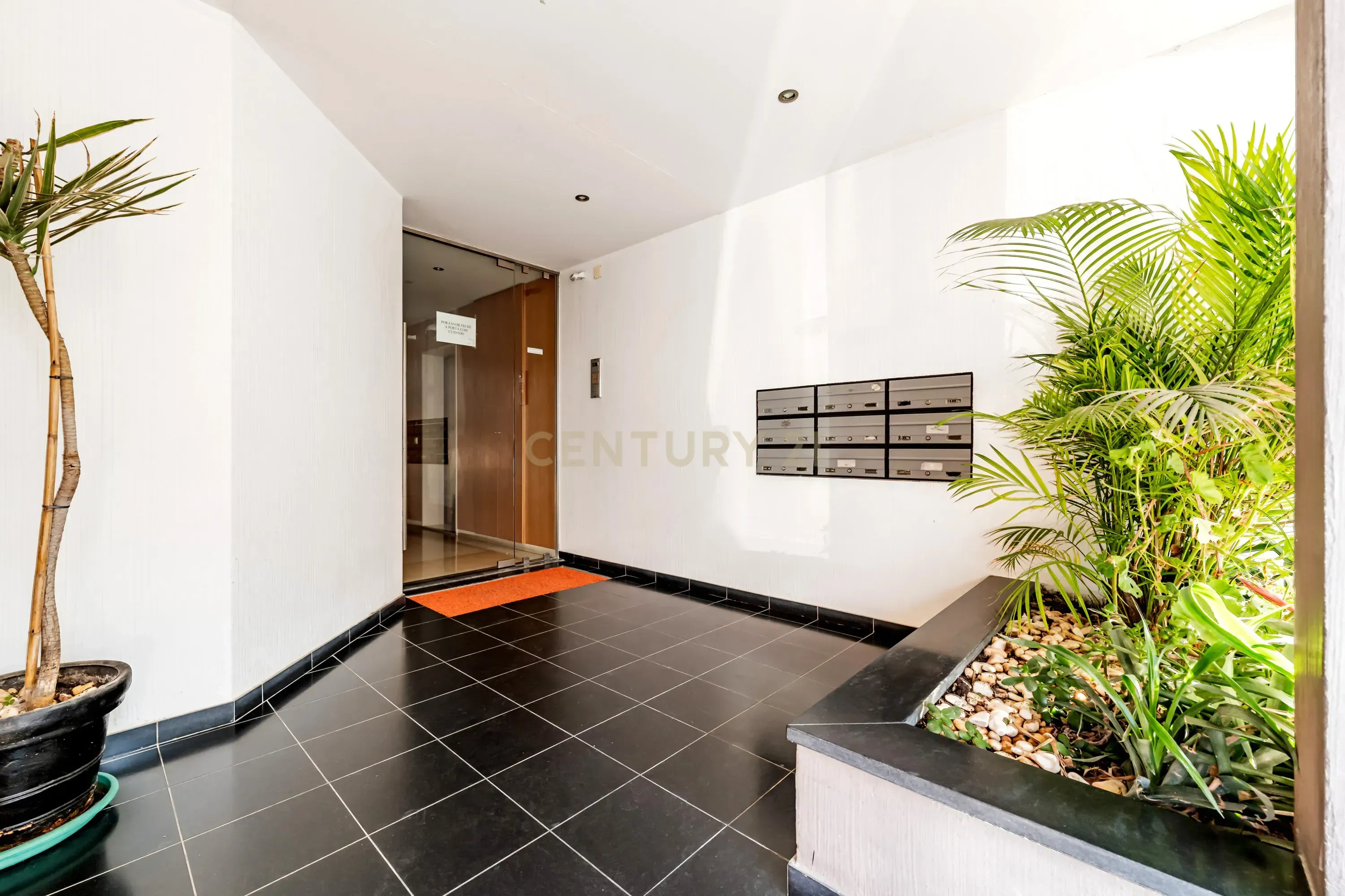 Fotografia 3 de T3 Exclusivo com 161 m², Vista Mar e Potencial para Duplex | Quinta de Santa Teresa