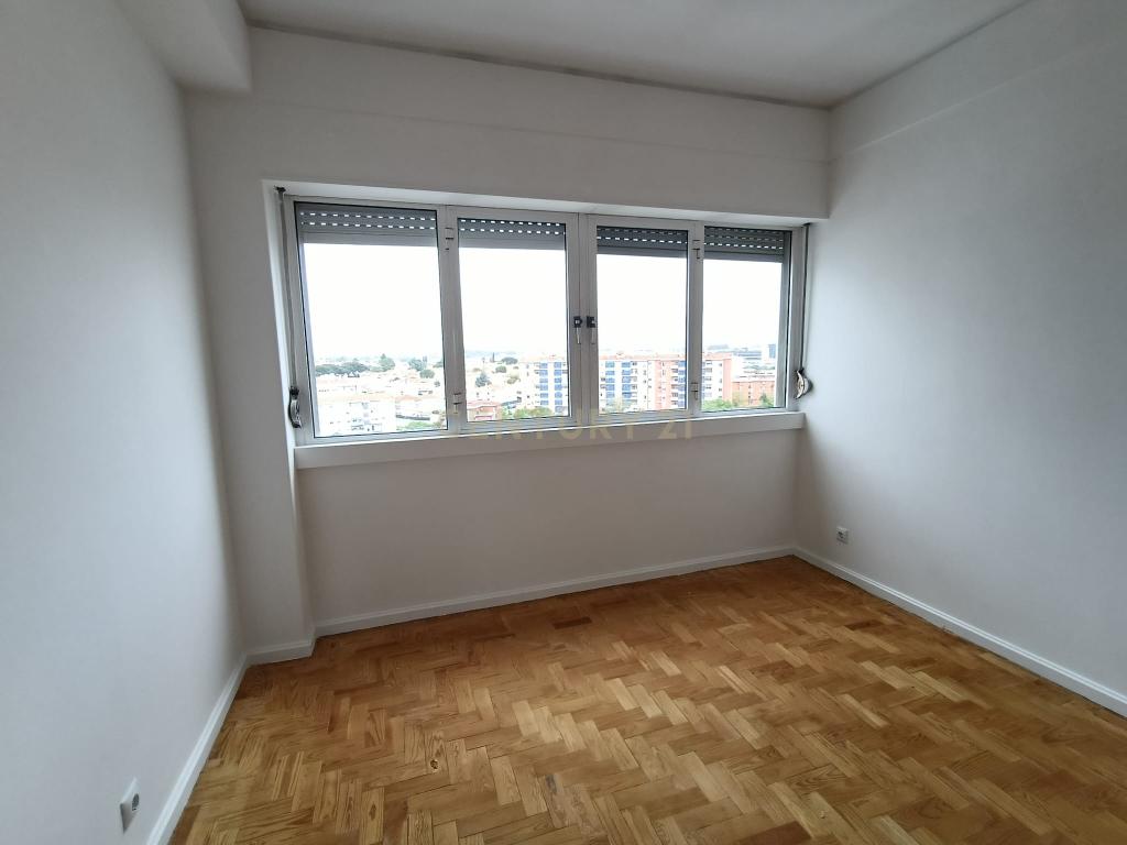 Apartamento 4 assoalhadas (T3) nos Olivais. Conforto e conveniência no coração da cidade - Image 20