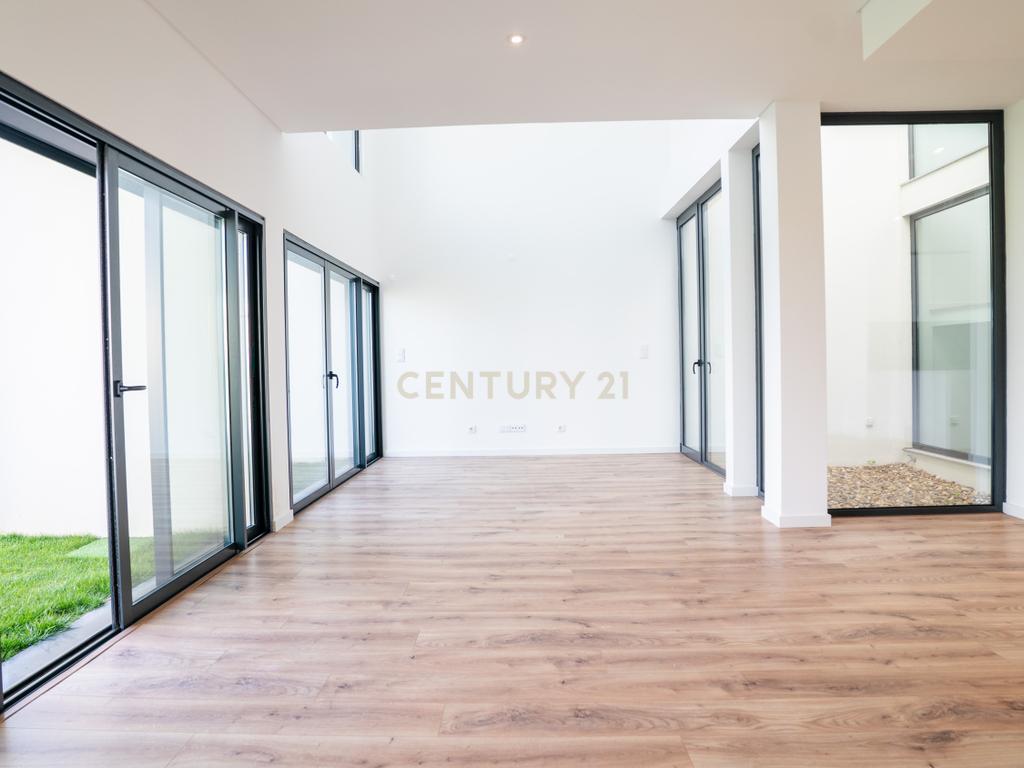 Moradia T4 – Empreendimento Sky City -  Serra de Carnaxide - Image 13