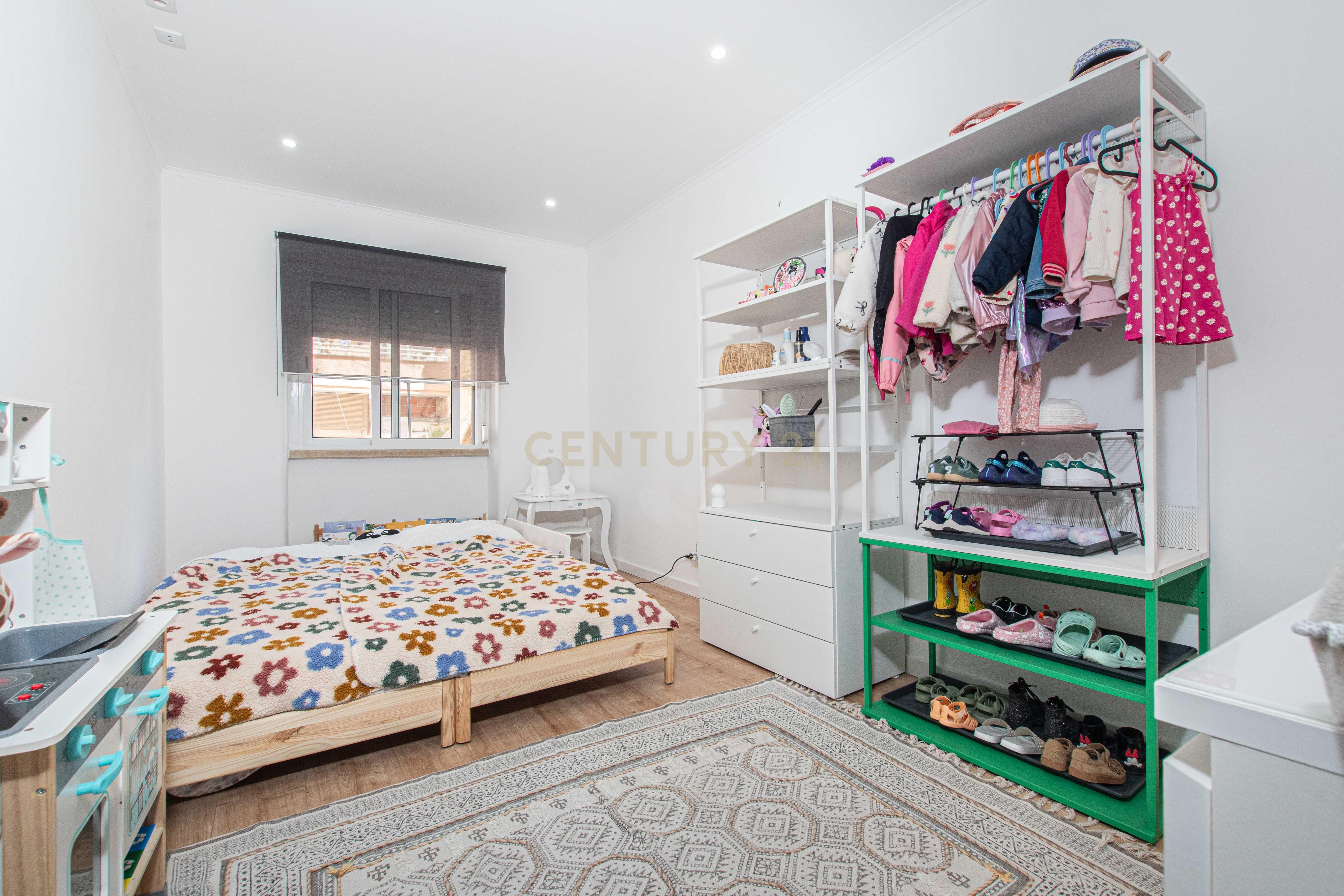 Fotografia 12 de Apartamento T3 remodelado no Casal de São Brás , Amadora