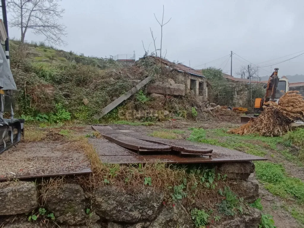 Quinta De Além com casa rústica em ruína para reabilitação total de 2 quartos no centro de Cete, Paredes - Image 82