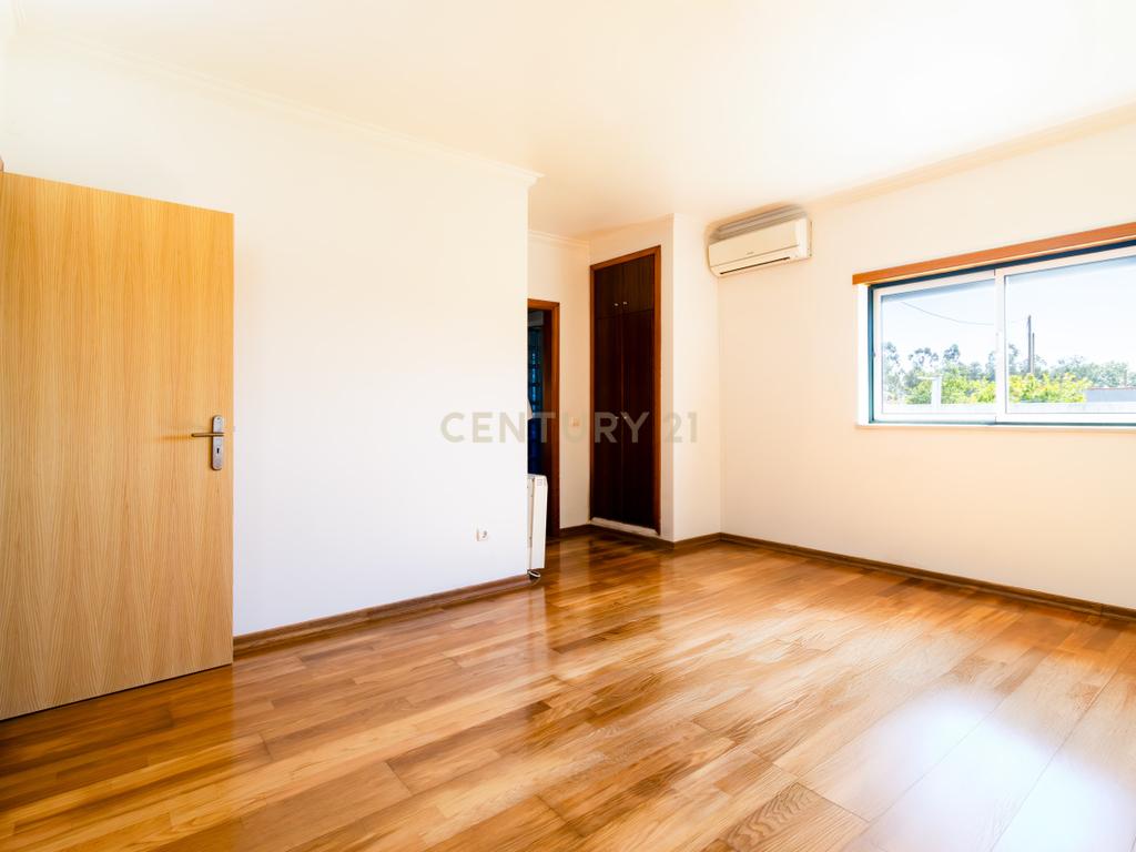 🏡 Moradia Térrea com Garagem para 2 carros - Image 6