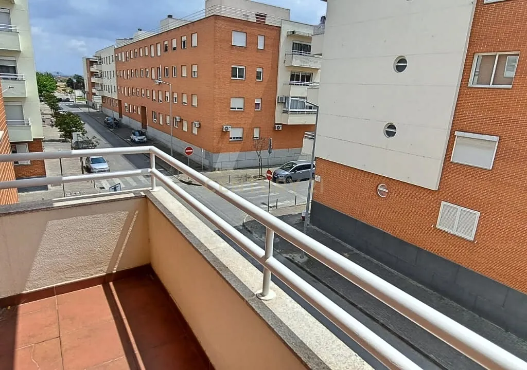 Apartamento T3 com 142m2 e lugar de garagem em Alhos Vedros - Image 12