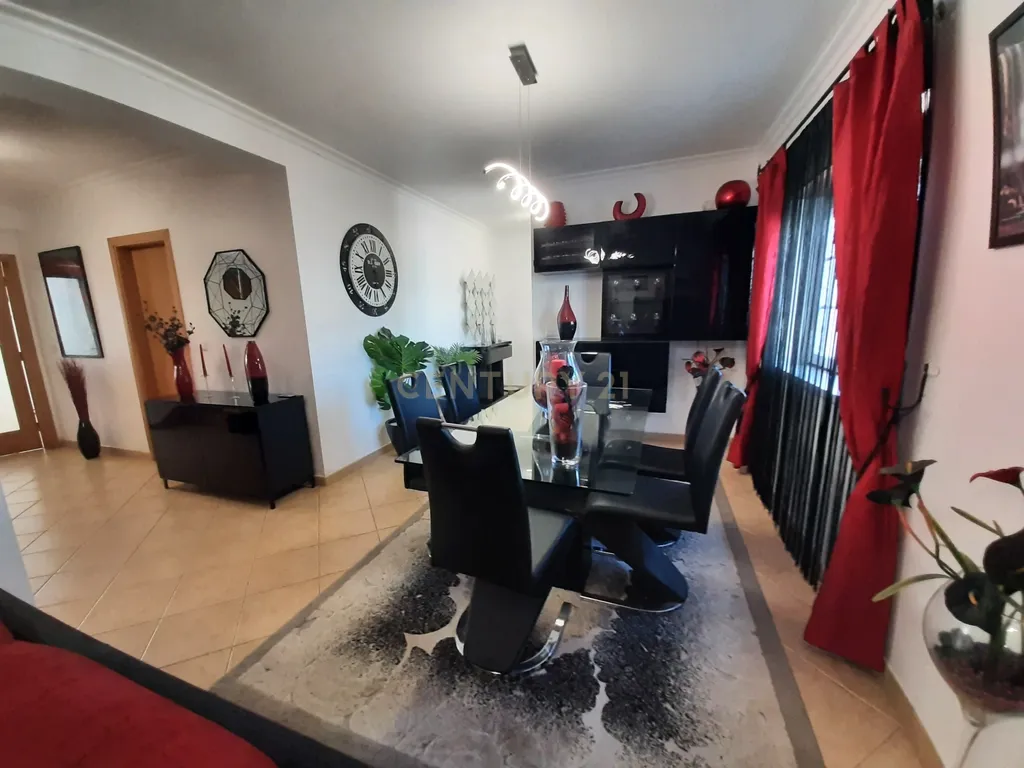 Moradia T3 na Lourinhã com Piscina Garagem e Churrasqueira - Image 54
