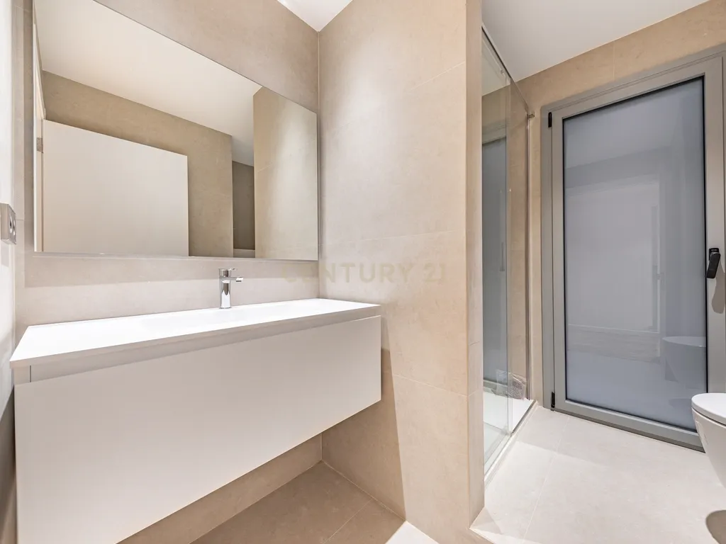 Espetacular apartamento renovado de 220 m² com 4 quartos - Image 17