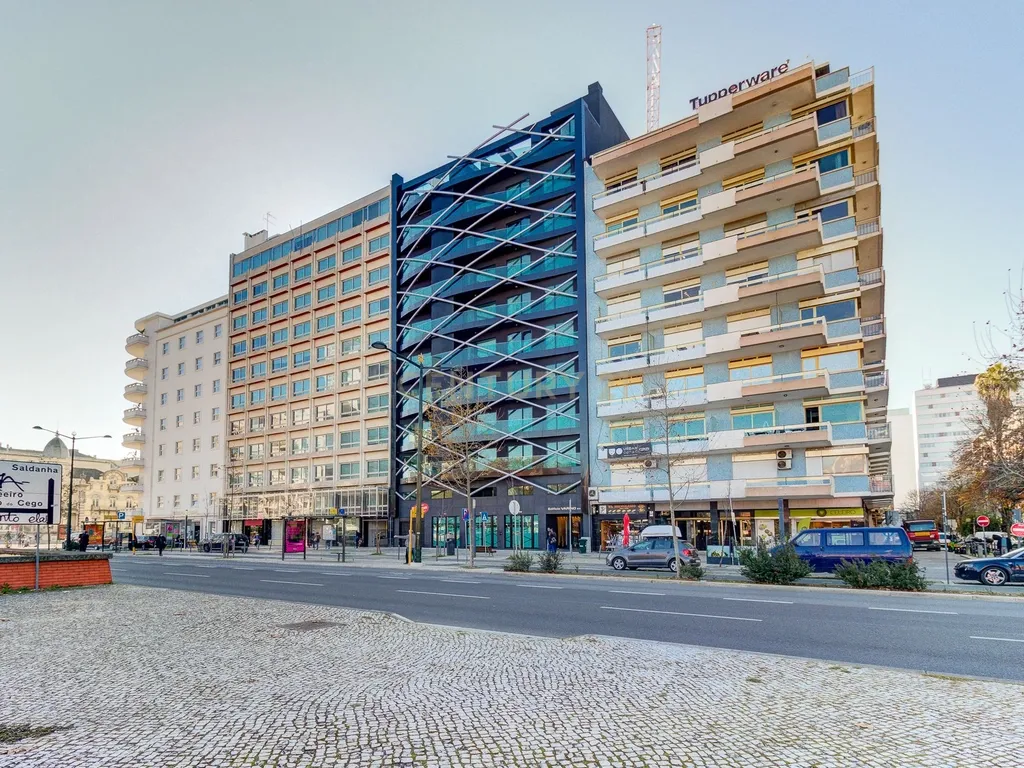 Arrendamento de T1 no Edifício Varino – Avenida da República, Lisboa - Image 18