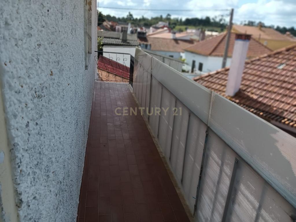 Andar Moradia t3 totalmente remodelado - Image 5