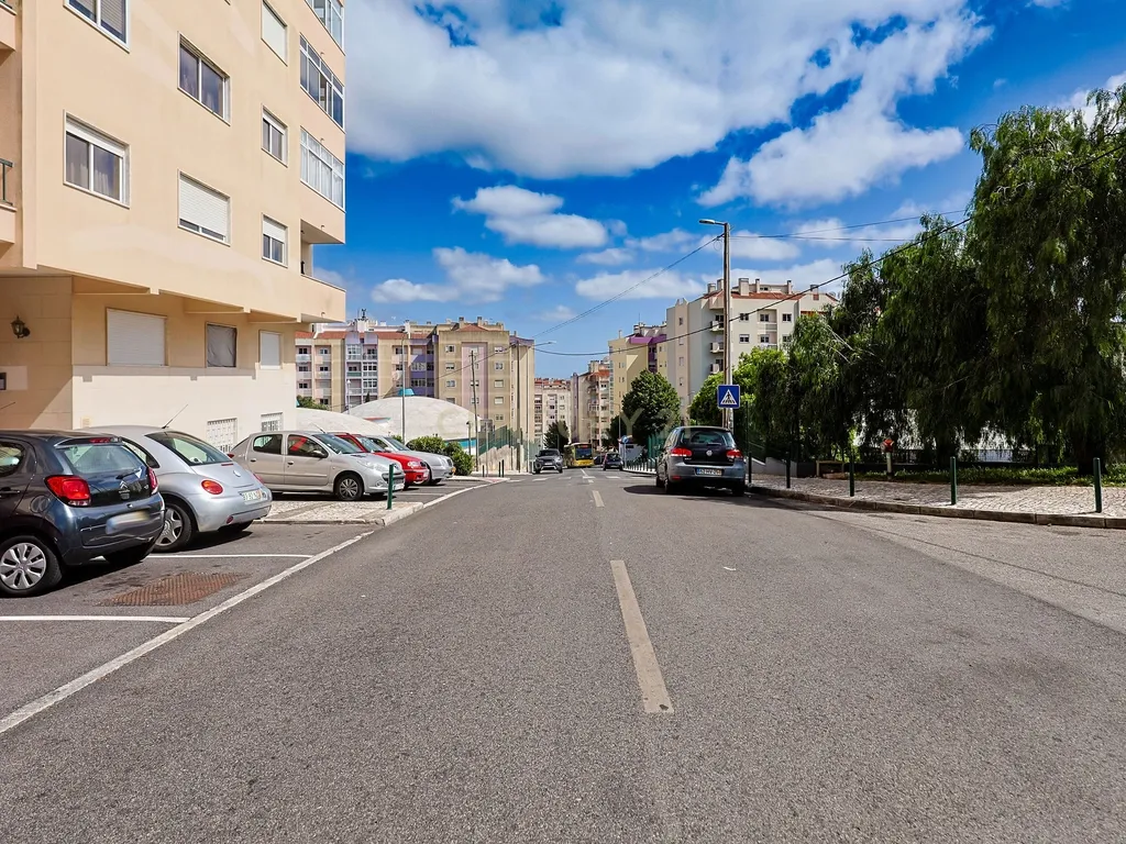 š” T1 com Vista Mar | Rua Pedro Nunes, Monte AbraĆ£o ā Sintra - Image 21