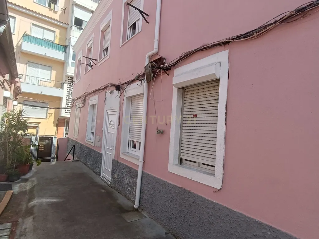 Prédio - Vila Irene - Sacavém - 12 Apartamentos - Image 9