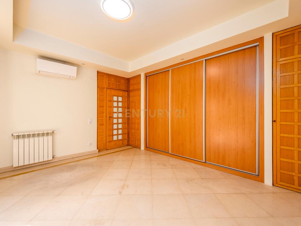 Moradia T4+1 em Condomínio Privado – Parque das Nações, Lisboa - Image 29