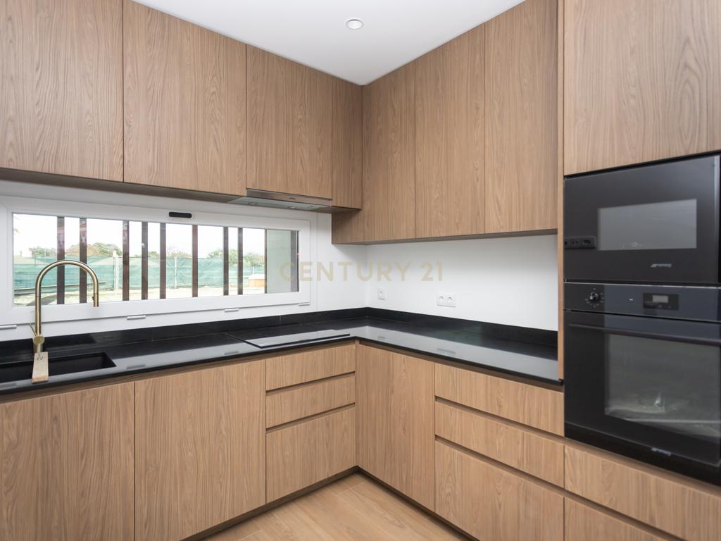 Mais que uma casa é um refugio de conforto e elegância ! - Image 11