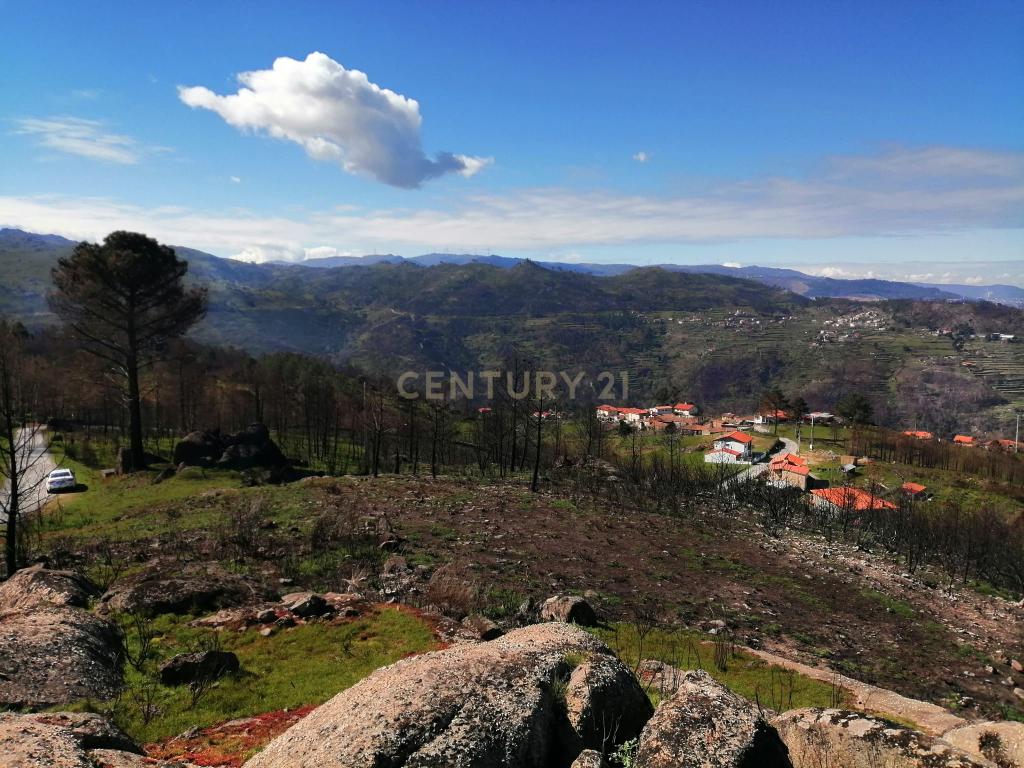 Terreno em Freigil, Resende com Vista Panorâmica e Acesso Fácil - Image 10