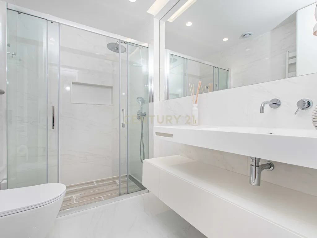 Apartamento T4 com Terraço e Box para 2 Viaturas | Jardim da Amoreira | Odivelas - Image 16