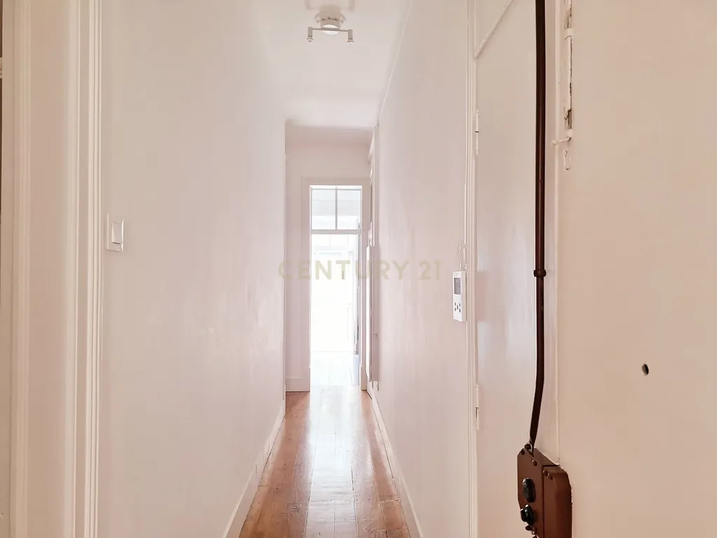 Apartamento T3+2 para Arrendamento em Campolide - Image 30