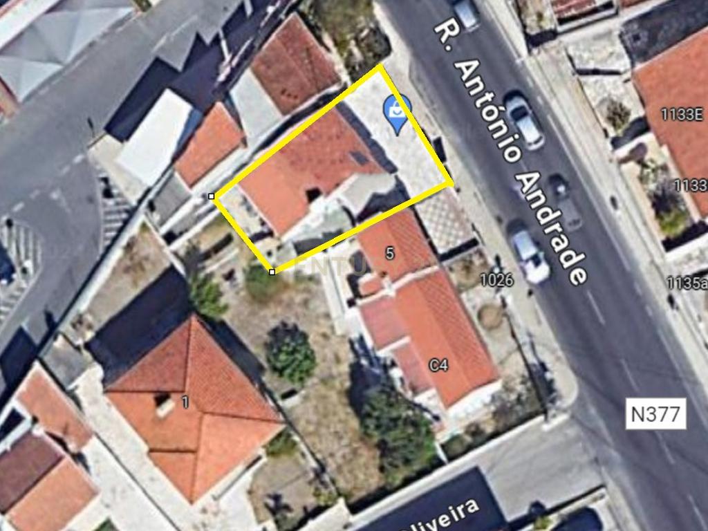 Moradias Térreas em banda no centro da Charneca Caparica - Image 10