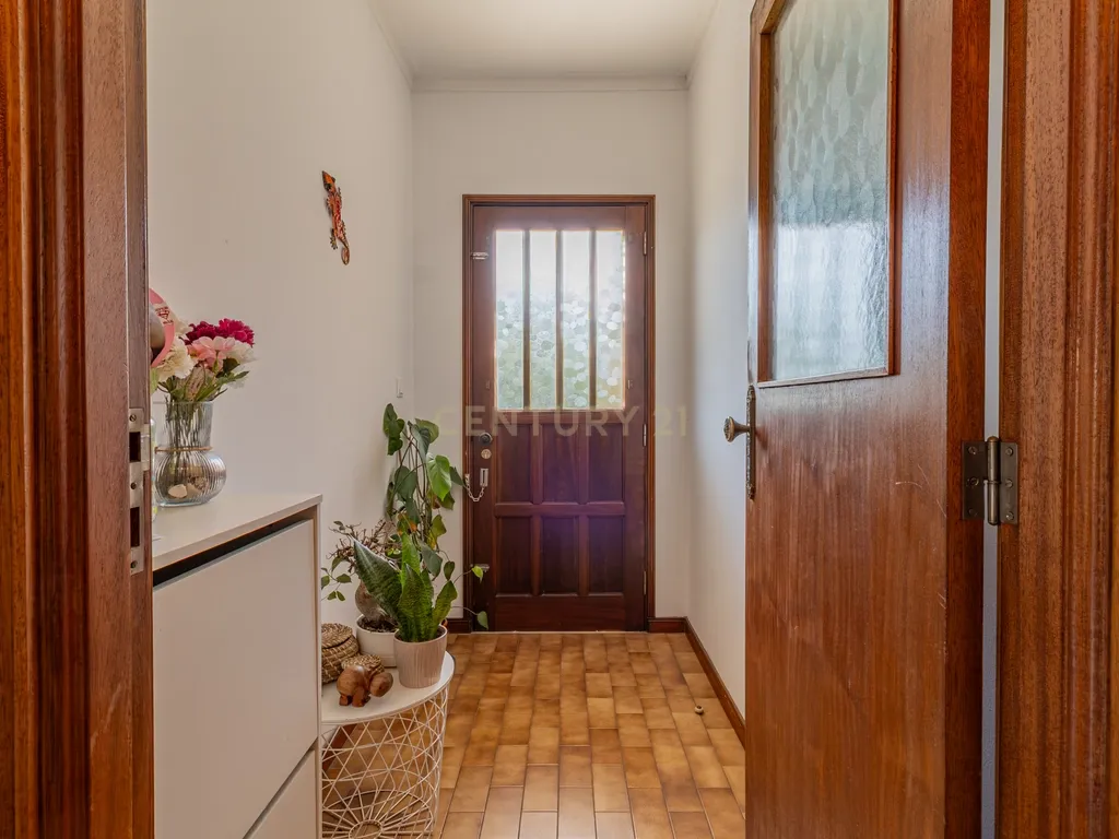 Moradia T3 + T2 em Amares com Jardim e Garagem - Image 24