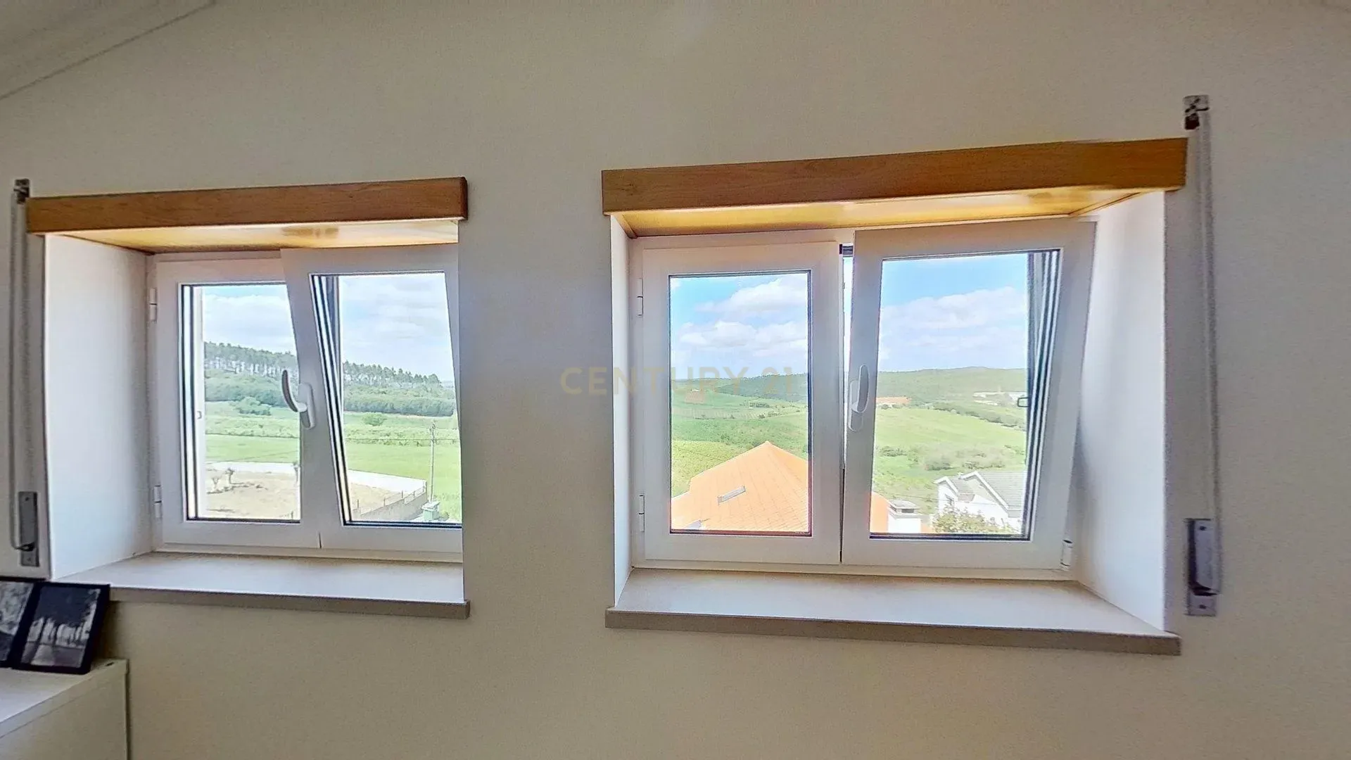 Moradia T3+1 em Alenquer com Vista Panorâmica e Piscina - Image 35