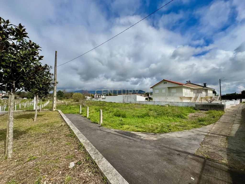 Terreno com 3600m2 - 🍇 Onde o Coração do Alvarinho Encontra a Serenidade do Rio Minho! - Image 13