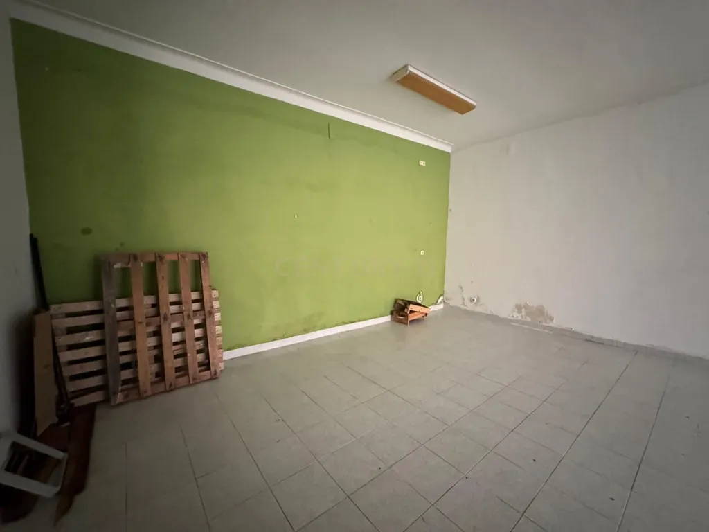 Espaço Comercial para Arrendamento em Penamacor - Image 4