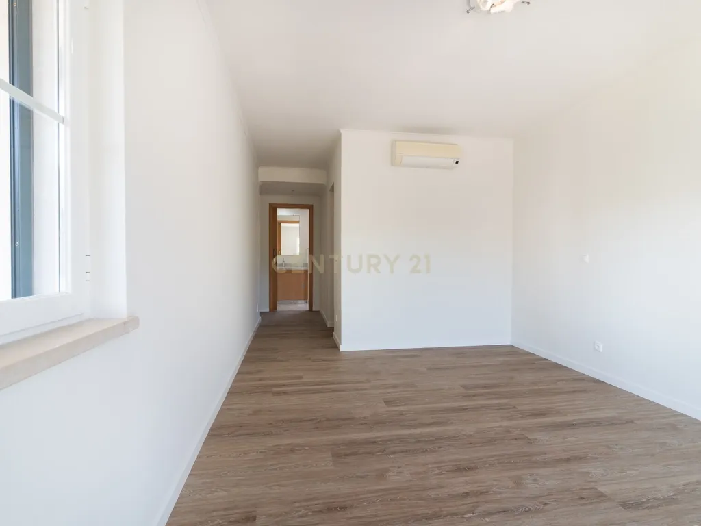 Moradia T3 com piscina em Cascais - Image 18