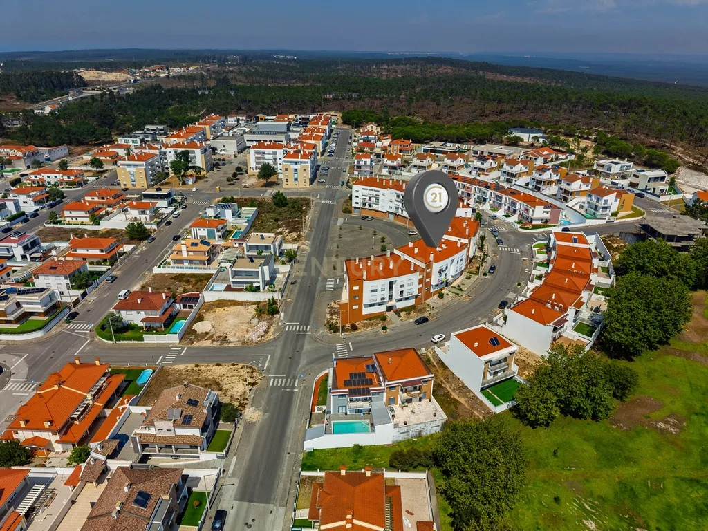 Excelente Apartamento T2 com 2 WC e Garagem - Image 26