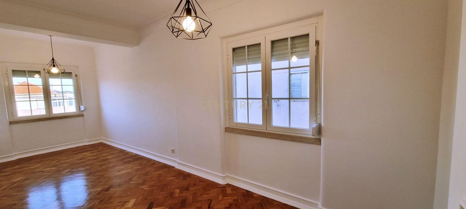 Apartamento T3 em Lisboa com Elevador - 485.000€ - Image 4