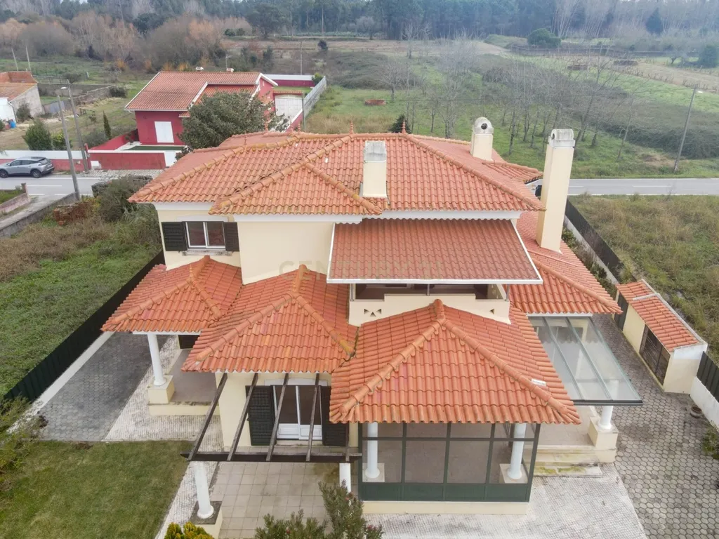Moradia T5 - C/ terreno - Excelente estado - Image 60
