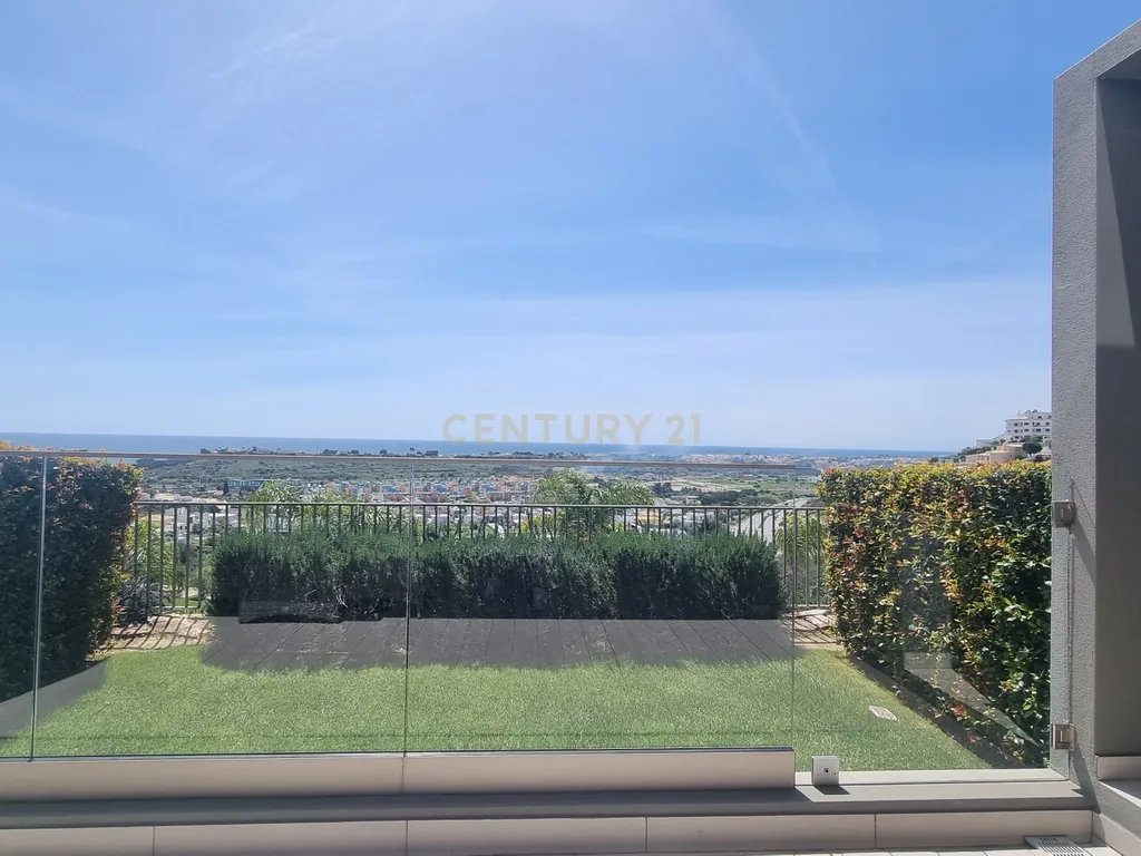 Apartamento de Luxo com Vista Privilegiada sobre o Mar e a Marina de Albufeira - Image 7